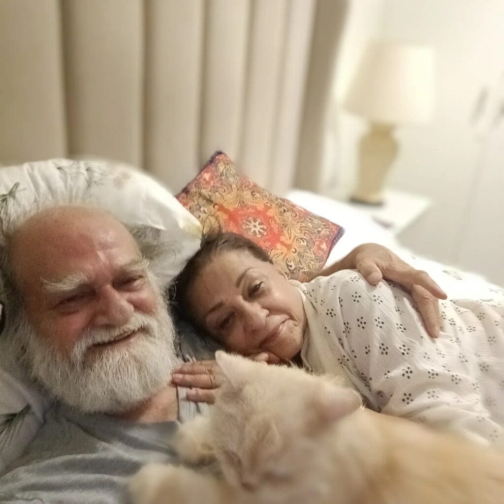 Manzar Sehbai & Samina Ahmed’s Romantic Click Triggers Debate