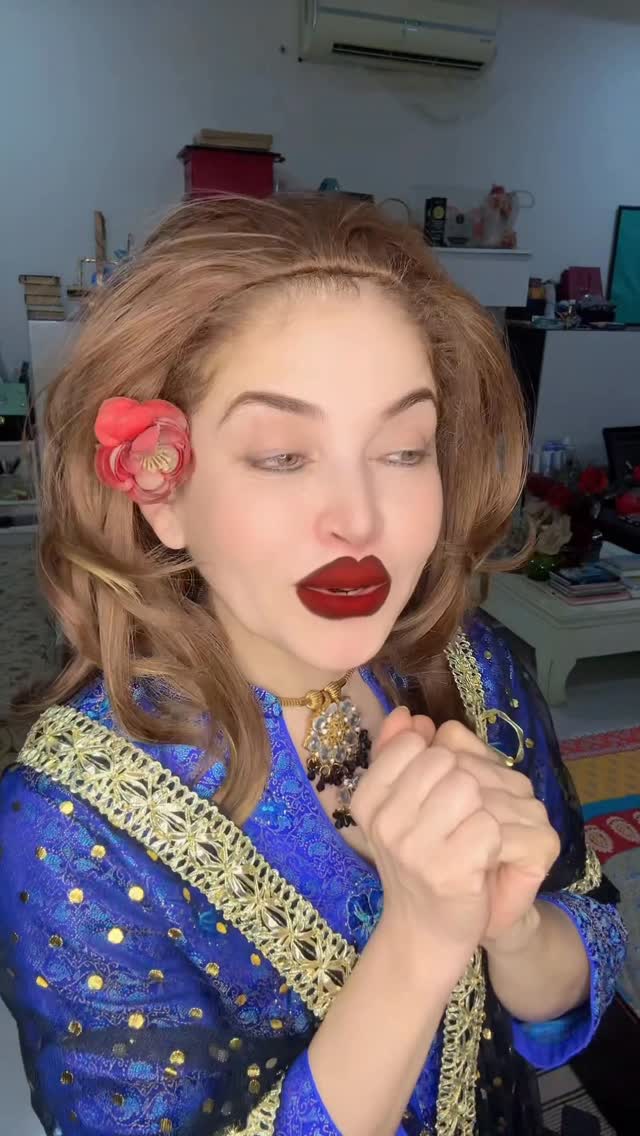 Mishi Khan's Hilarious Recreation Of Fiza Ali Concert Video Mishi Khan’s Hilarious Recreation Of Fiza Ali Concert Video