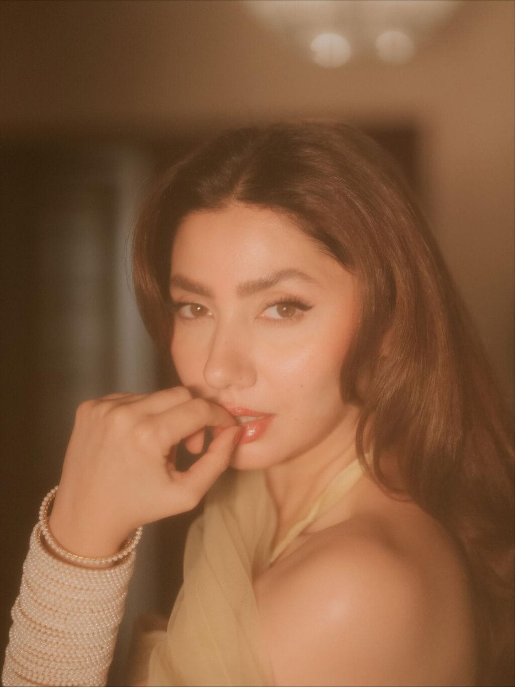 Babar Zaheer Addresses Mahira Khan Viral Makeup Controversy