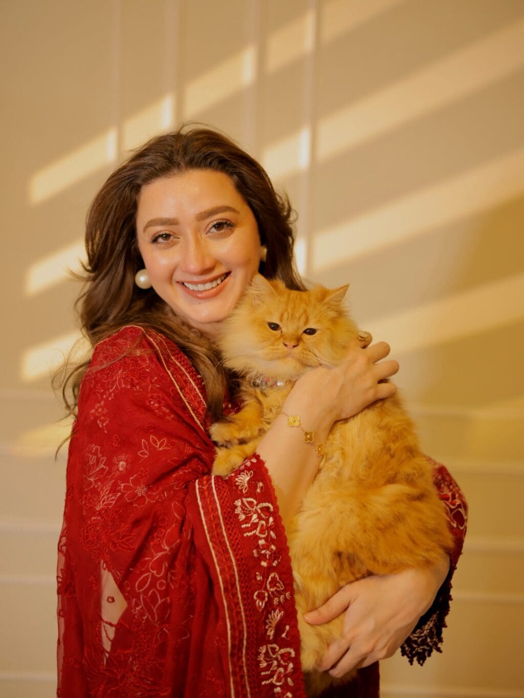 Momina Iqbal's Relationship With Saqib Chadhar's Wife Revealed Momina Iqbal’s Relationship With Saqib Chadhar’s Wife Revealed