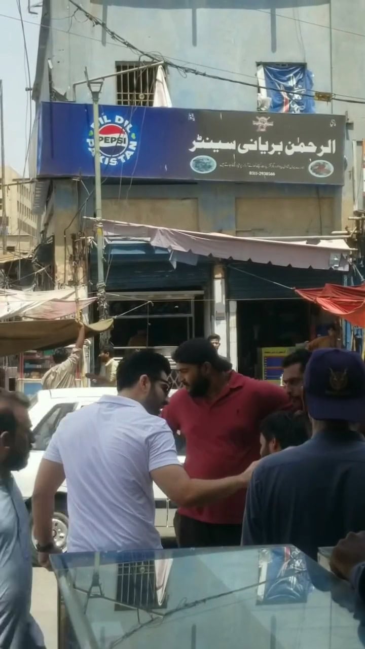 Muneeb Butt’s Kind Gesture Goes Viral