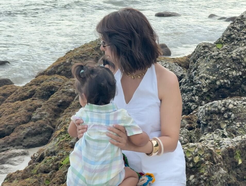 Saboor Aly Shares Beautiful Moments With Daughter