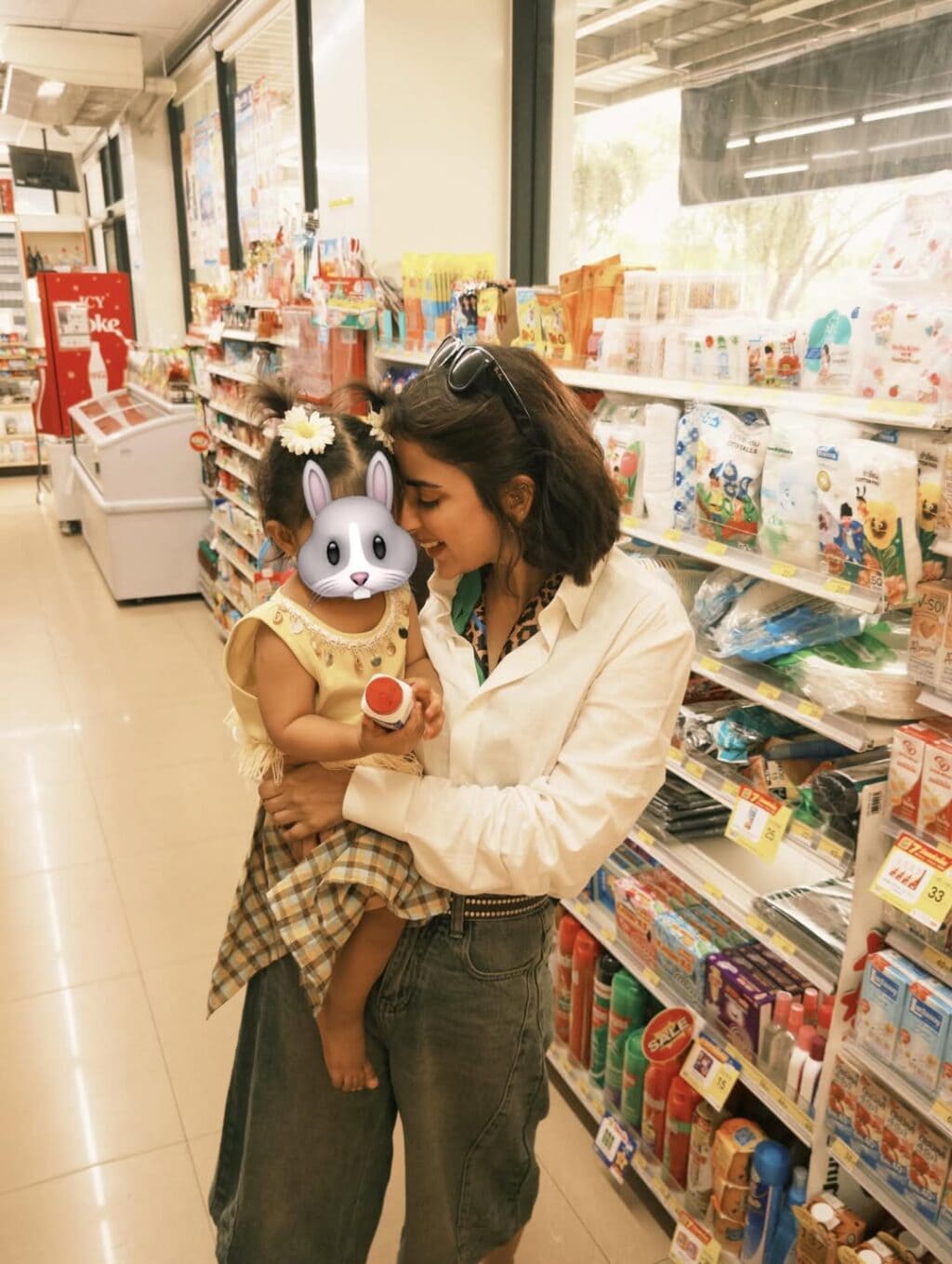 Saboor Aly Shares Beautiful Moments With Daughter