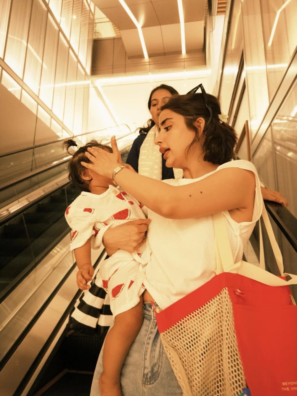Saboor Aly Shares Beautiful Moments With Daughter