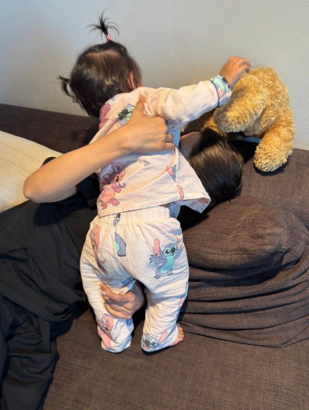 Saboor Aly Shares Beautiful Moments With Daughter