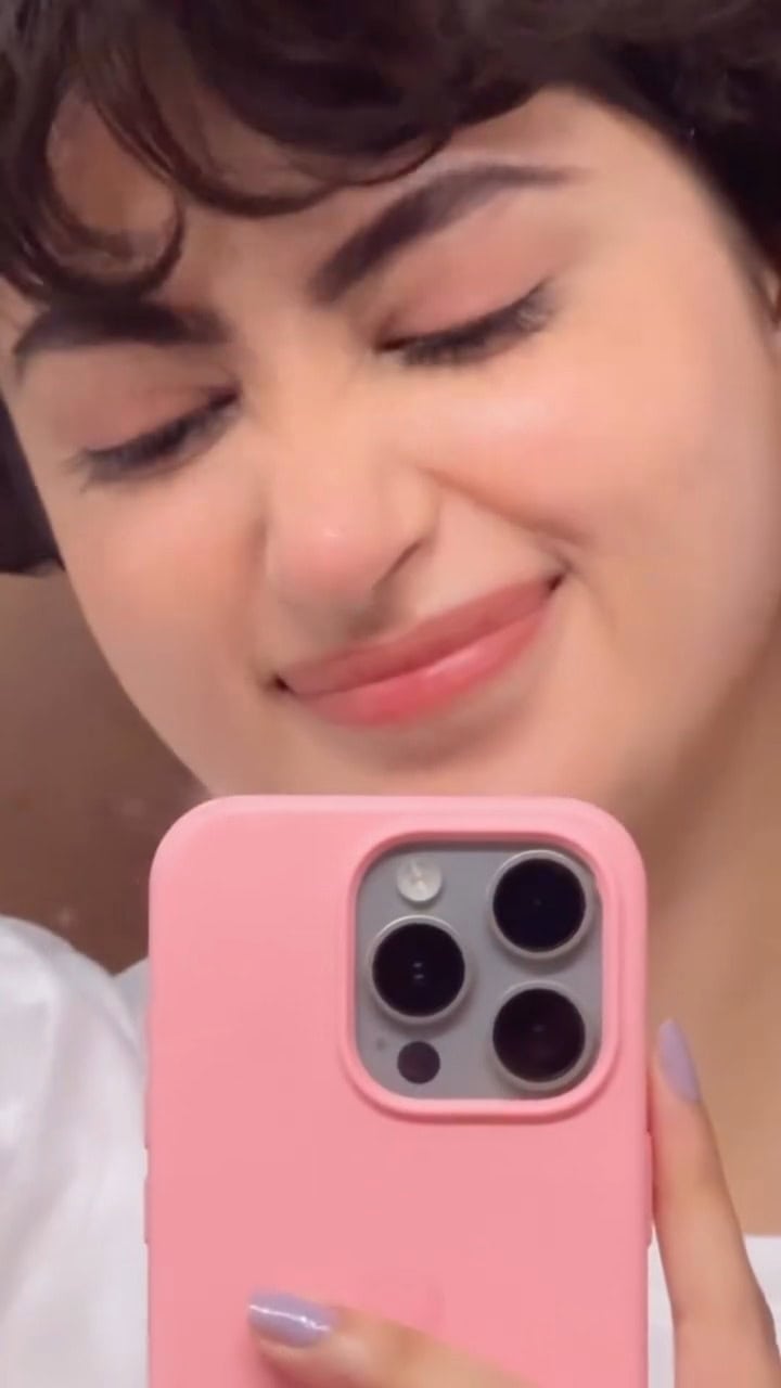 Sajal Aly Cuts Her Hair – Fans Flabbergasted