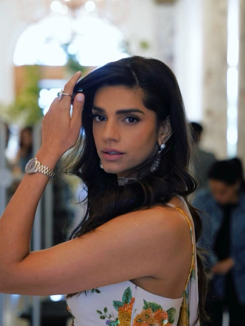 Sanam Saeed Speaks Against Woman Card Sanam Saeed Speaks Against Woman Card