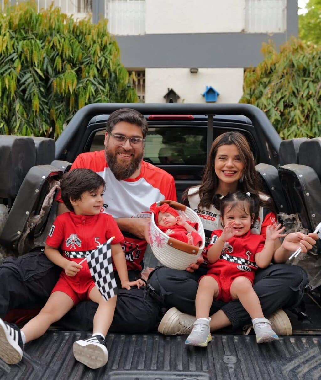 Srha Asgr Introduces Third Child With A Shoot