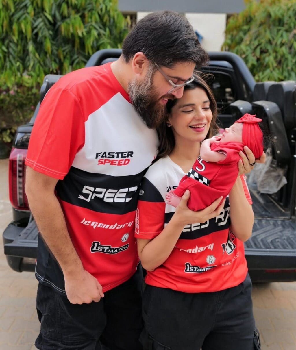 Srha Asgr Introduces Third Child With A Shoot