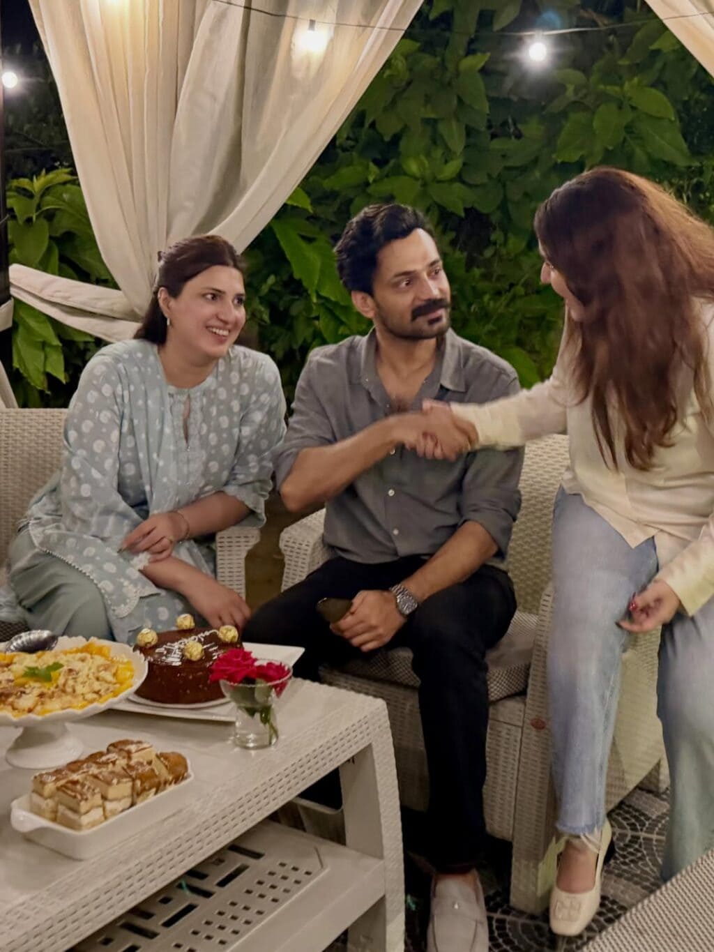 Yumna Zaidi’s Beautiful Gesture For Best Friend Zahid Ahmed