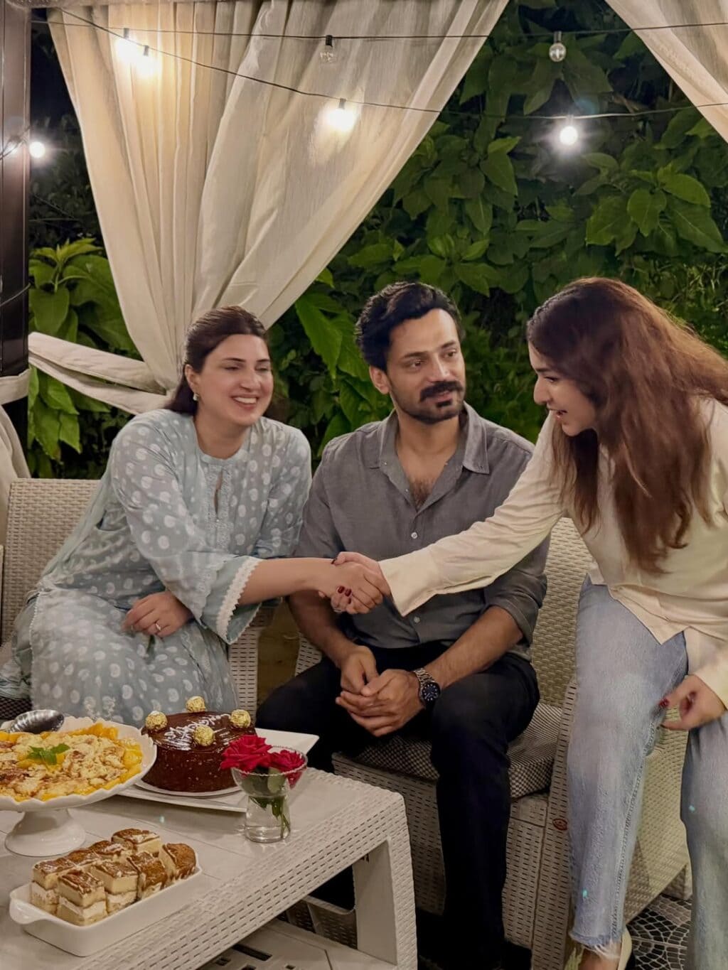Yumna Zaidi’s Beautiful Gesture For Best Friend Zahid Ahmed