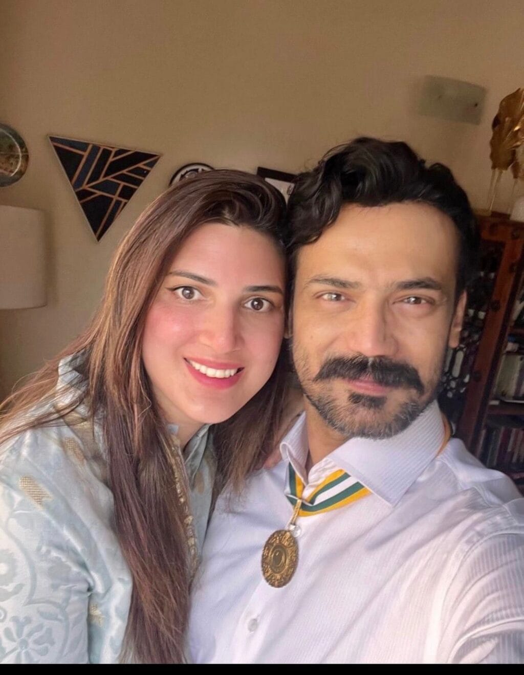 Yumna Zaidi’s Beautiful Gesture For Best Friend Zahid Ahmed