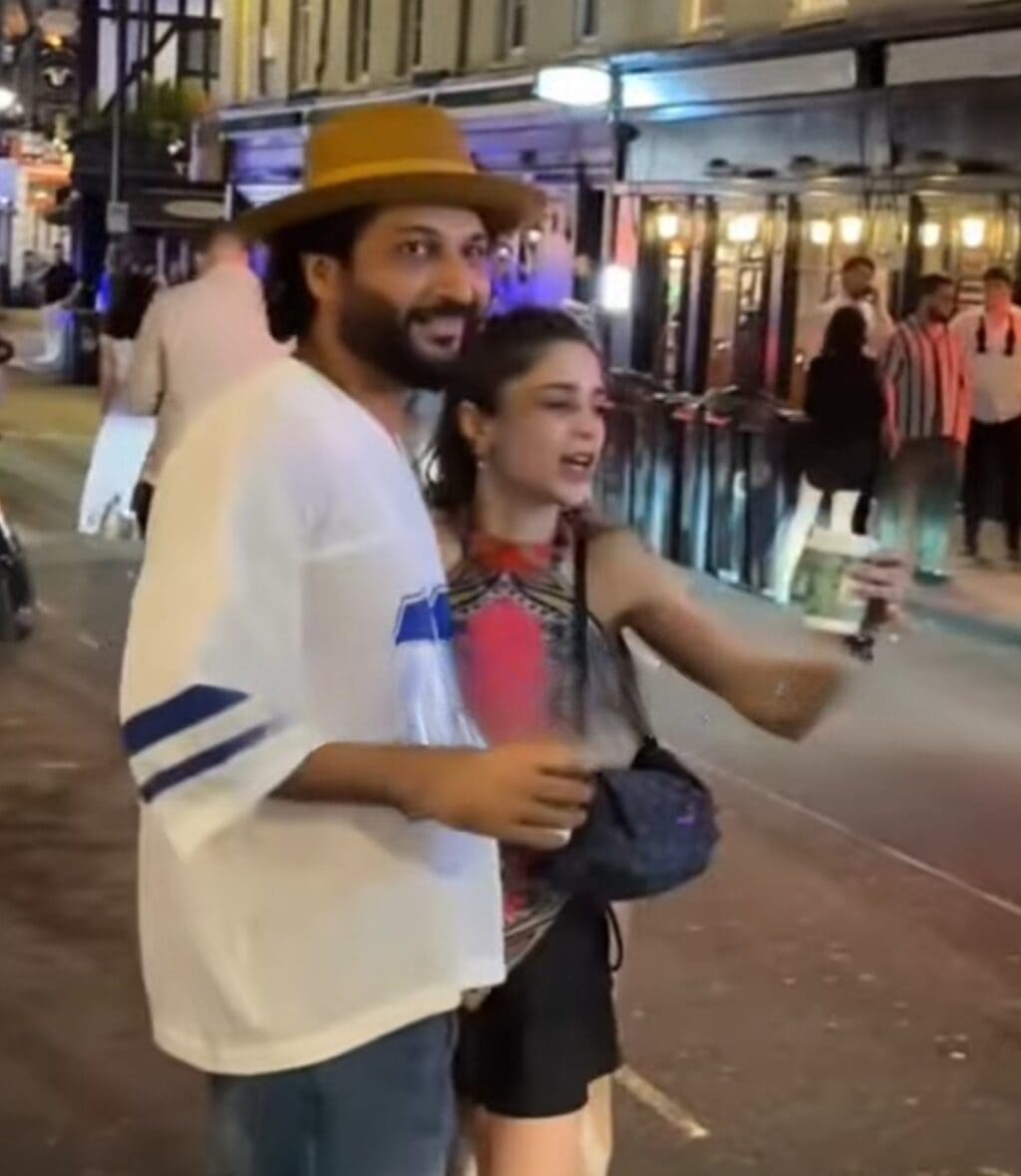 Aima Baig & Bilal Saeed Enjoy Nightlife in London