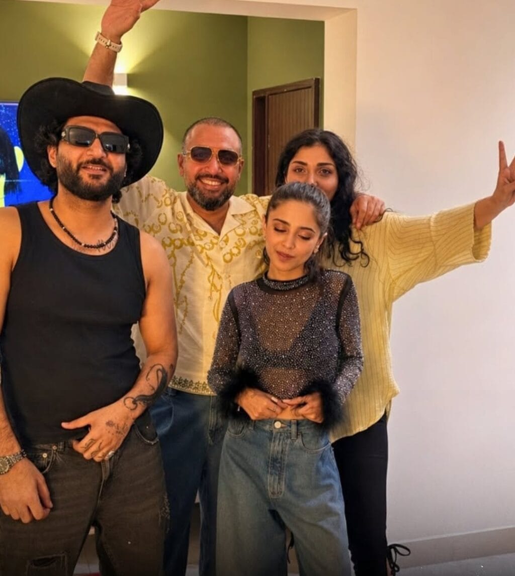 Aima Baig & Bilal Saeed Enjoy Nightlife in London