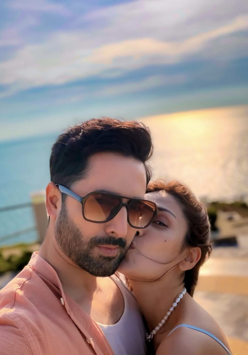 Ayeza Khan Fans Disappointed with her Revealing Dress