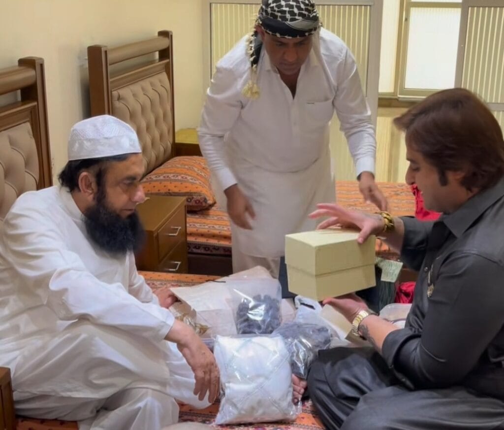 Maulana Tariq Jamil & Kashif Zameer’s Meeting Video Gets Backlash