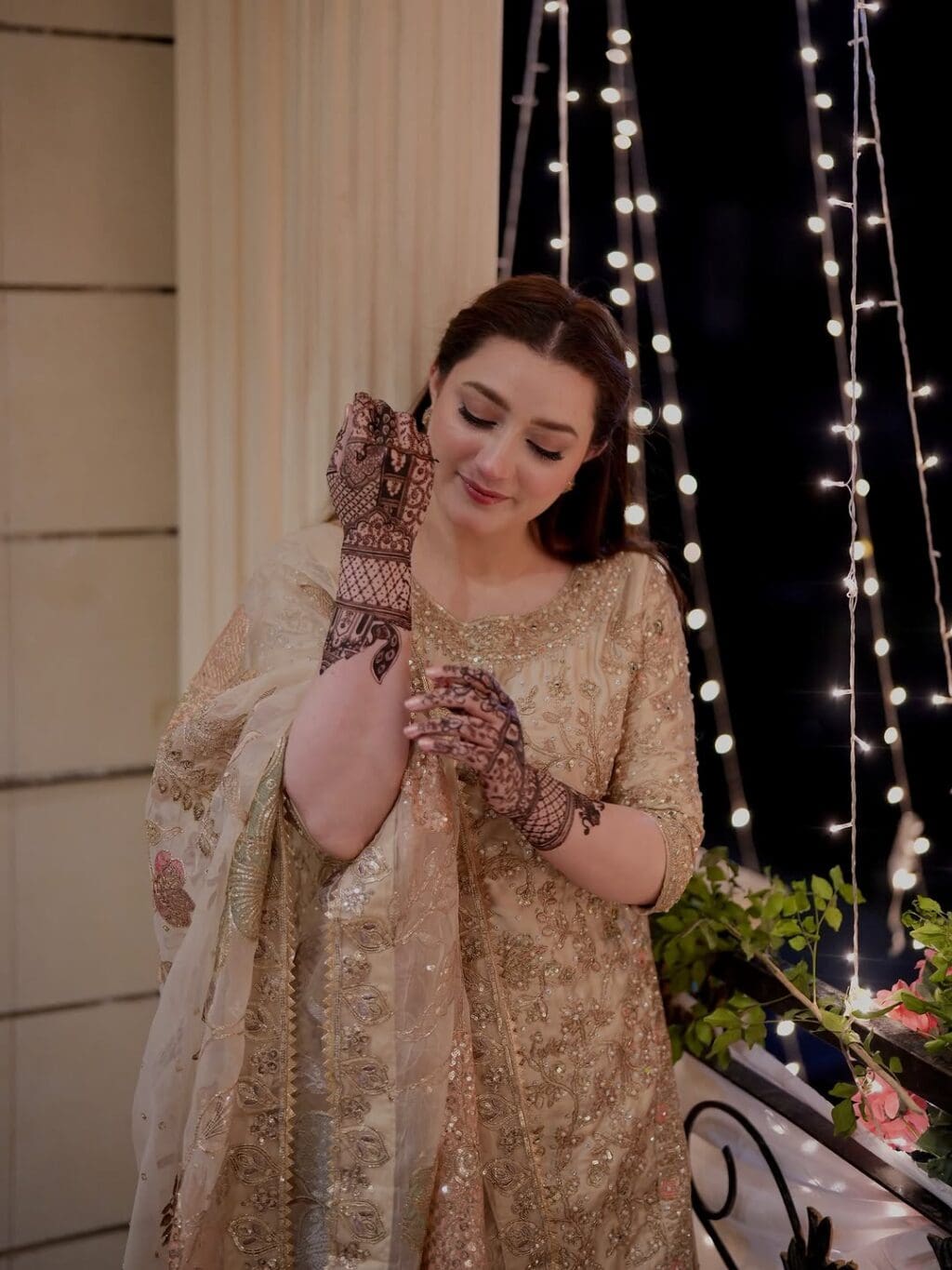 Momina Iqbal HD Pictures from Mehndi Lagai Event