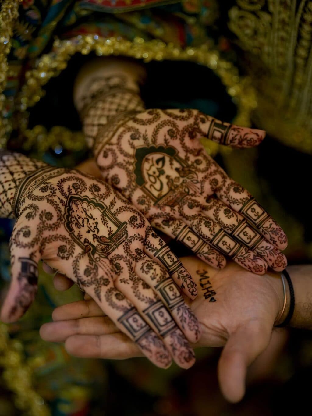 Momina Iqbal HD Pictures from Mehndi Lagai Event