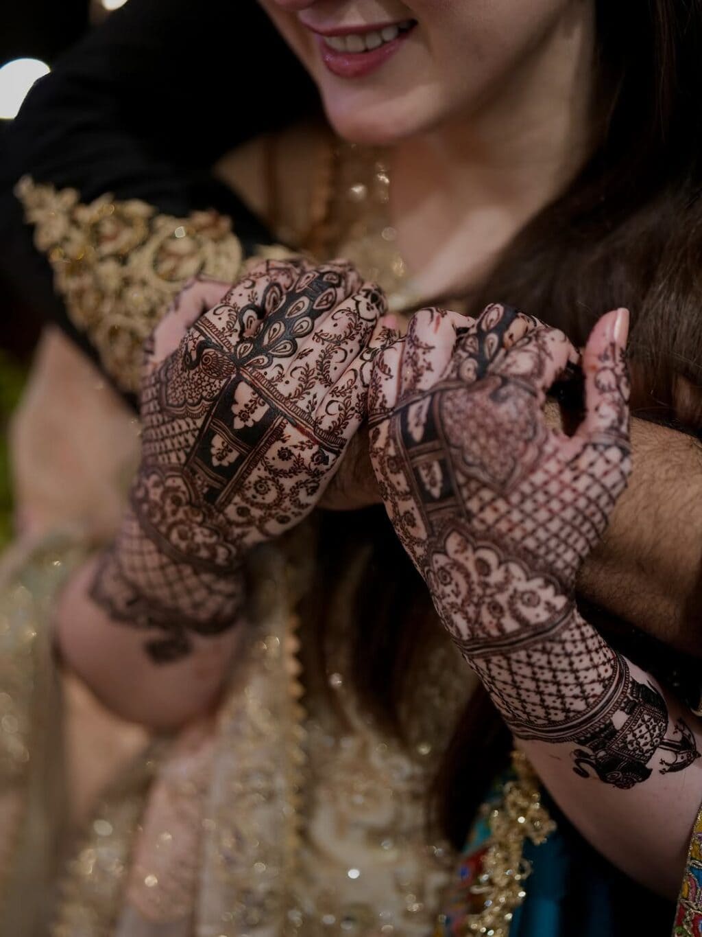 Momina Iqbal HD Pictures from Mehndi Lagai Event