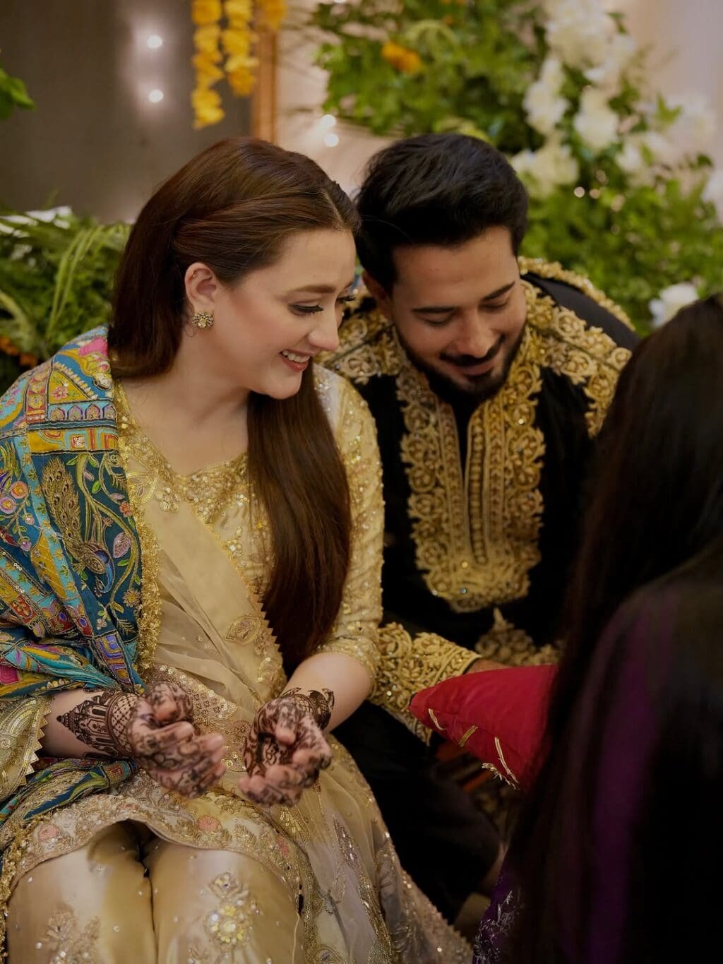 Momina Iqbal HD Pictures from Mehndi Lagai Event