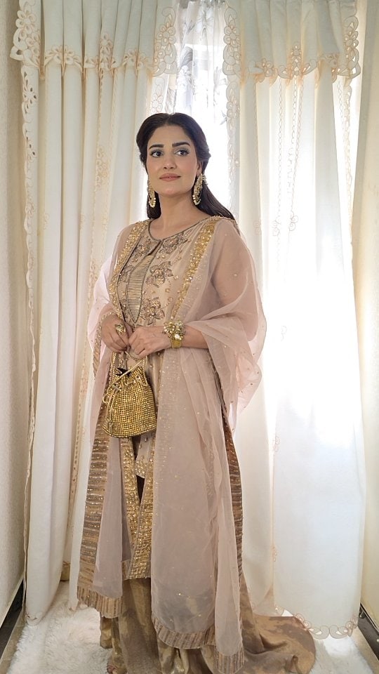 Aliya Ali Reveals Getting Criticized Infront Of Kaabah Aliya Ali Reveals Getting Criticized Infront Of Kaabah
