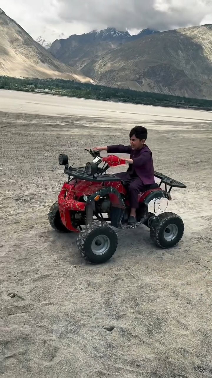 Waseem Badami Reunited With Shiraz & Muskan In Gilgit