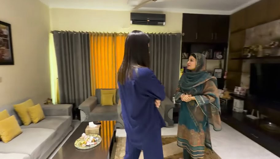 Aroosa Iqrar Ul Hassan Gives Home Tour Of Farah Iqrar