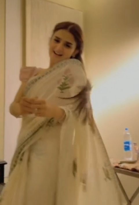 Hira Mani's Latest Dance Video Draws Criticism Hira Mani’s Latest Dance Video Draws Criticism