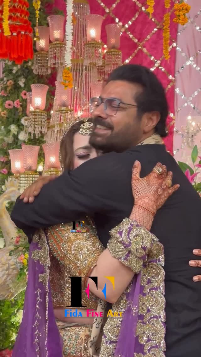 Momina Iqbal & Sohail Sameer Emotional Moment On Mehndi Night