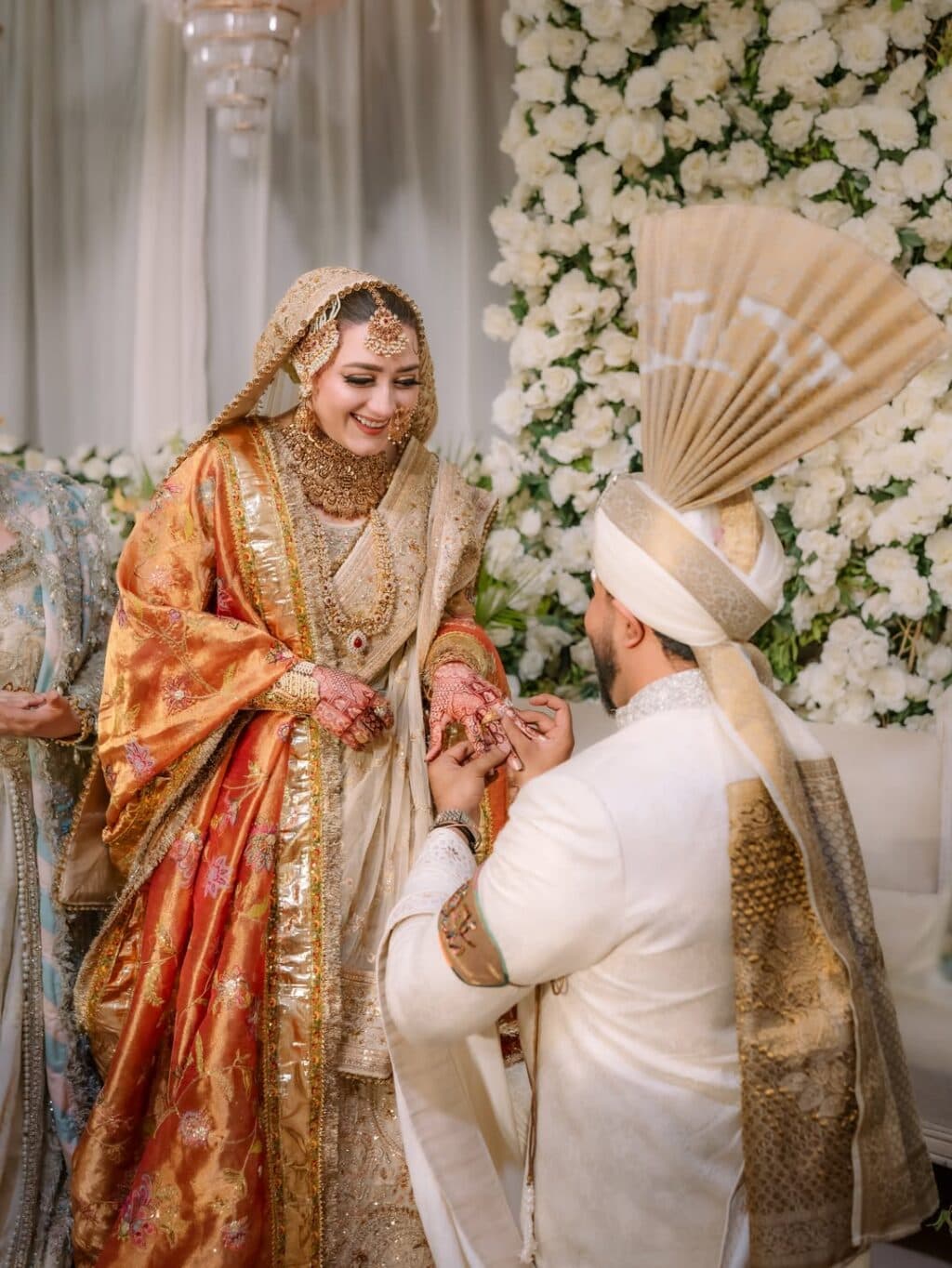 Momina Iqbal & Hamza Habib Barat HD Pictures