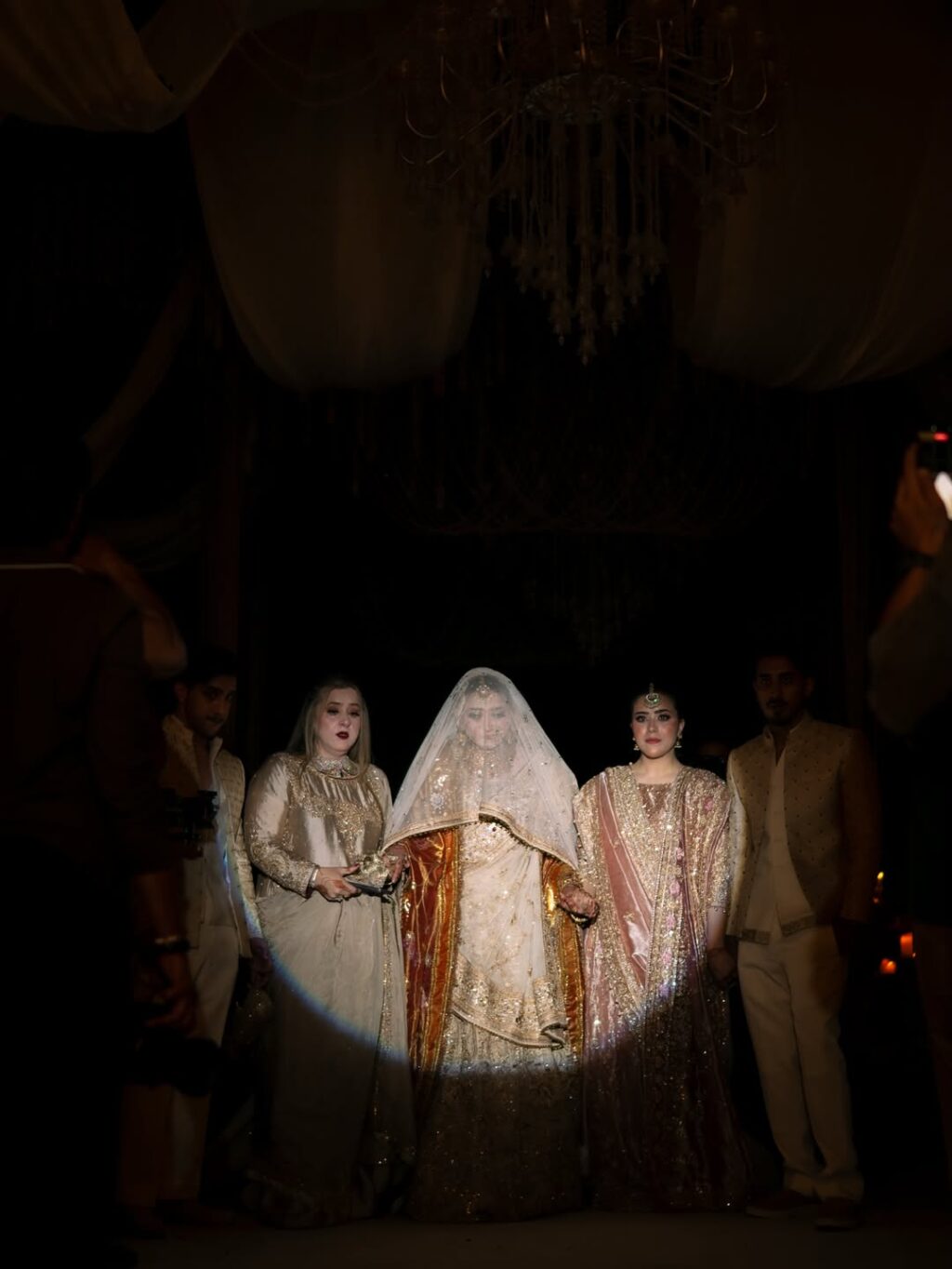 Momina Iqbal & Hamza Habib Barat HD Pictures