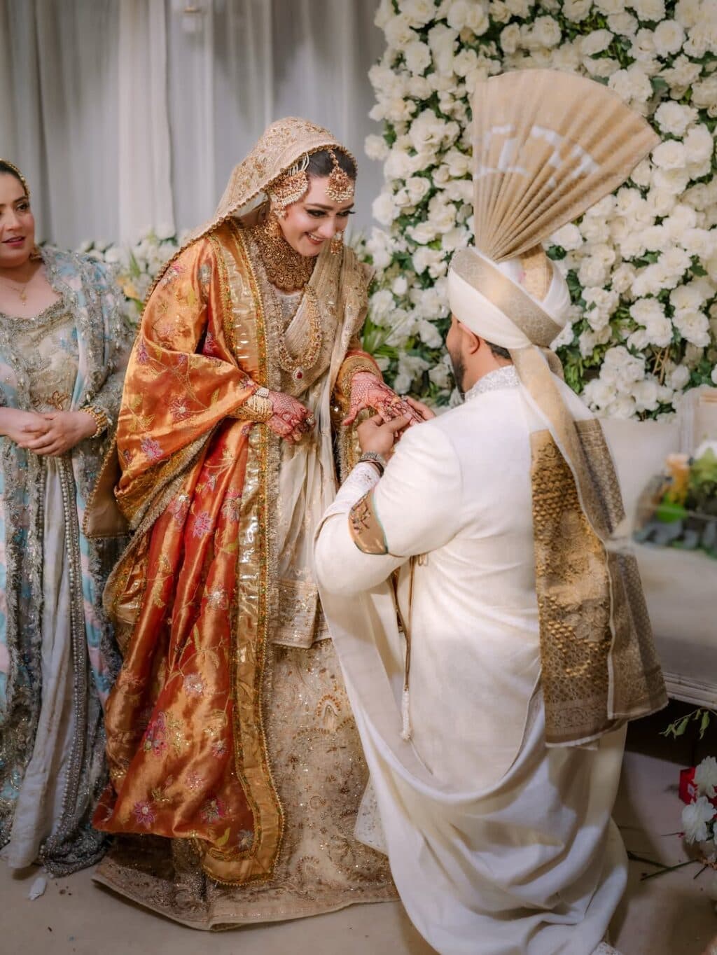 Momina Iqbal & Hamza Habib Barat HD Pictures