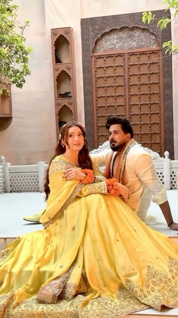 Momina Iqbal & Hamza Habib Mayoun Pictures And Video
