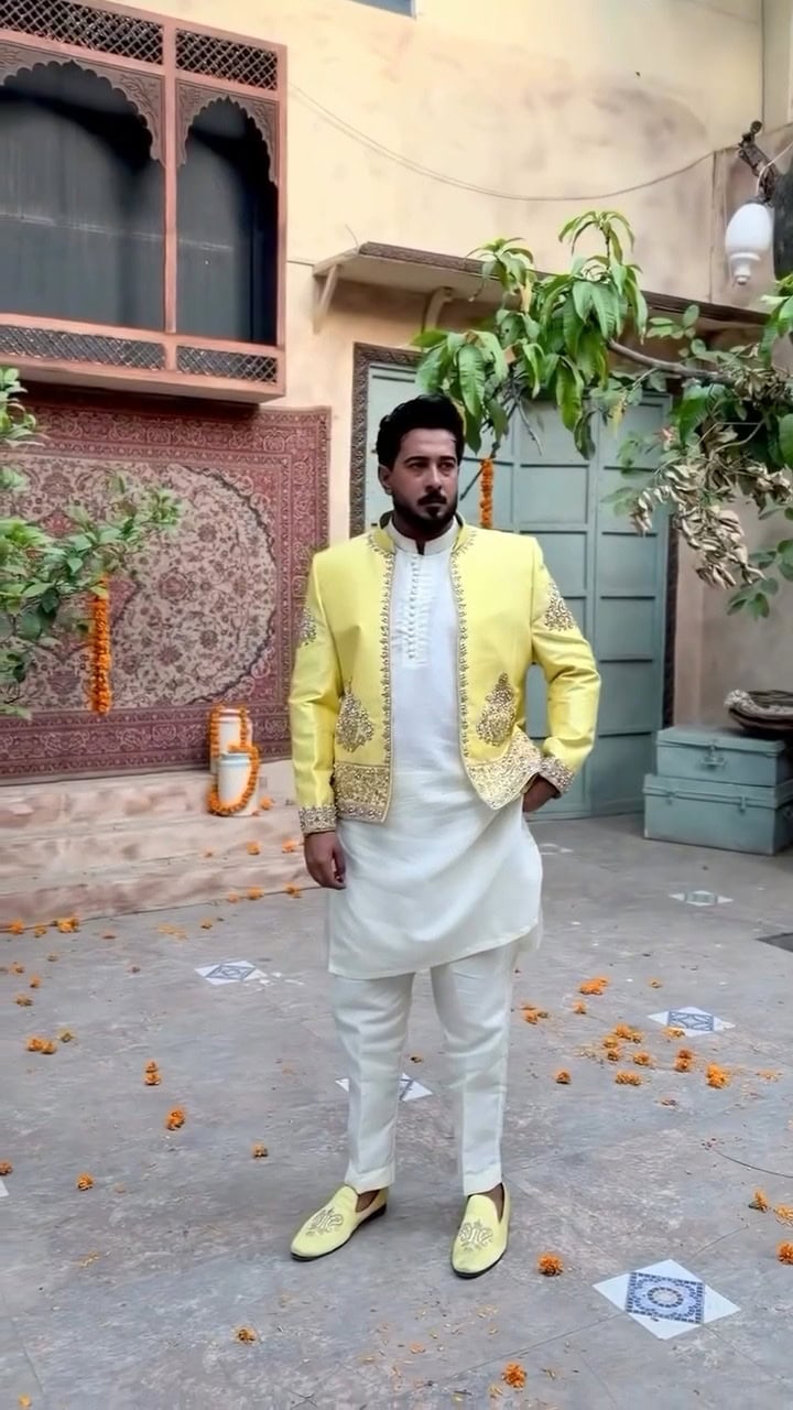 Momina Iqbal & Hamza Habib Mayoun Pictures And Video