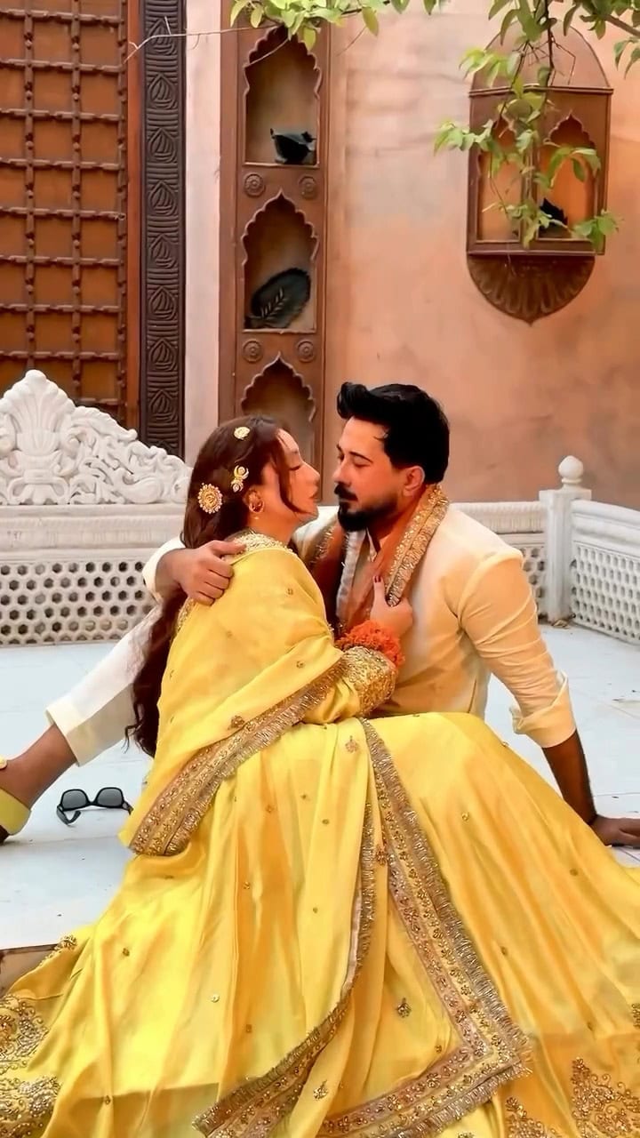 Momina Iqbal & Hamza Habib Mayoun Pictures And Video