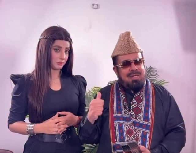 Mufti Abdul Qavi Reveals Relation With Fariha Farrukh