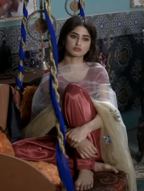 Sajal Aly Brings Nostalgia With O Rangreza OST Sajal Aly Brings Nostalgia With O Rangreza OST