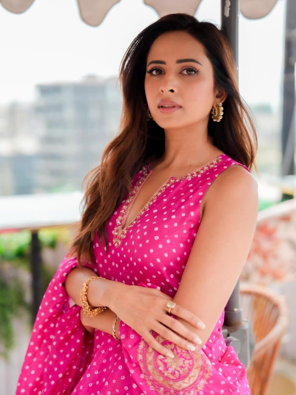 Indian Star Sargun Mehta Fan Girls On Pakistani Artists Indian Star Sargun Mehta Fan Girls On Pakistani Artists