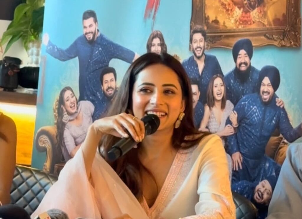 Indian Star Sargun Mehta Fan Girls On Pakistani Artists Indian Star Sargun Mehta Fan Girls On Pakistani Artists
