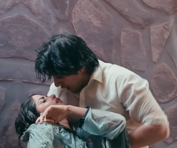 Zanjeerein Episode 13 - Rabiya & Sarbuland Leave Public Emotional Zanjeerein Episode 13 – Rabiya & Sarbuland Leave Public Emotional
