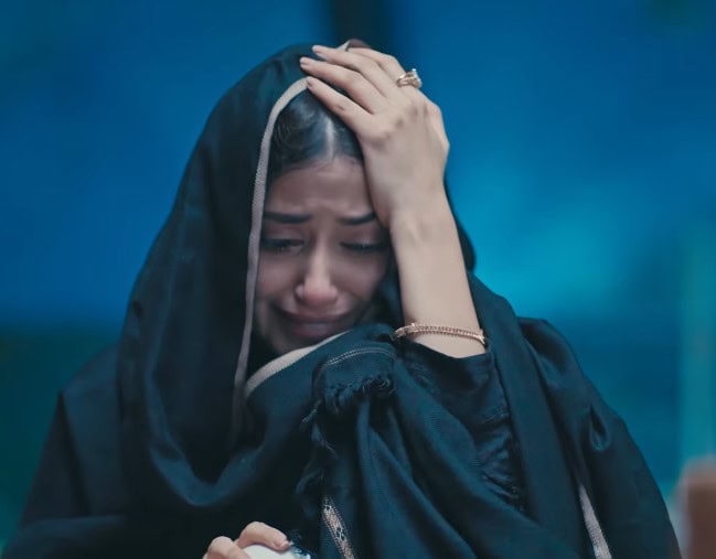 Zanjeerein Episode 13 - Rabiya & Sarbuland Leave Public Emotional Zanjeerein Episode 13 – Rabiya & Sarbuland Leave Public Emotional
