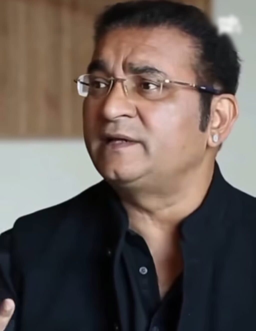 Mishi Khan Schools Indian Singer Abhijeet For Hating Top Pakistani Artists Mishi Khan Schools Indian Singer Abhijeet For Hating Top Pakistani Artists