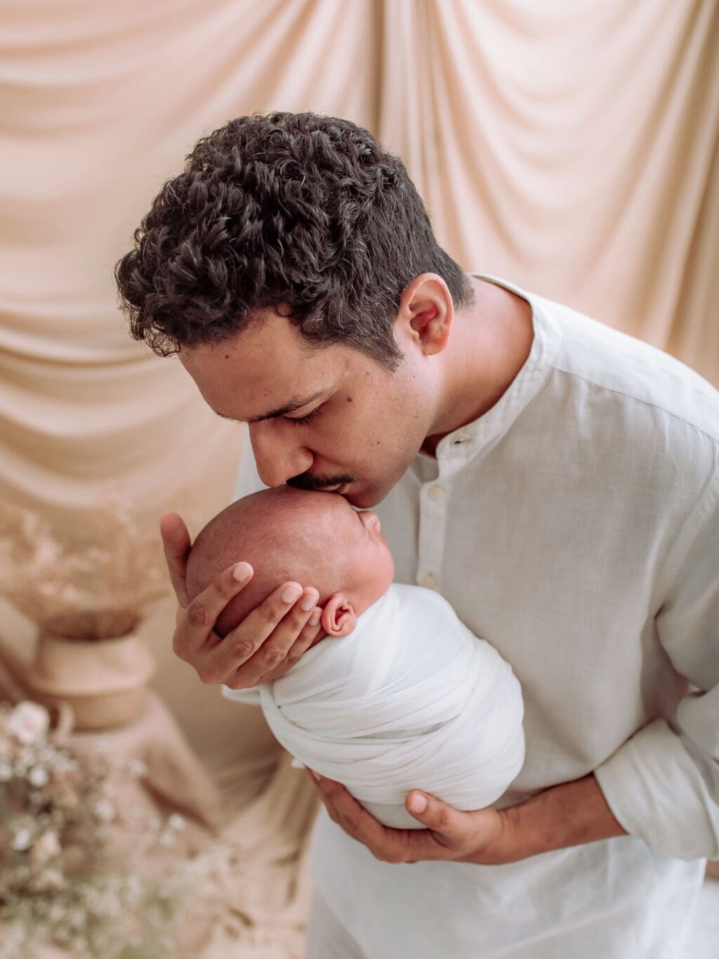 Ali Gul Pir Family Photoshoot With Newborn