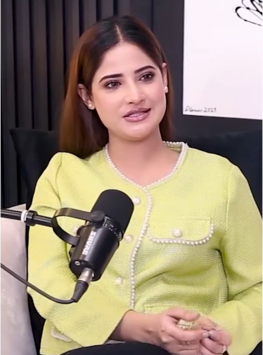 TV Actor & Host Arsala Siddiqui Predicts Pakiatanis Will Not Marry After 2030 TV Actor & Host Arsala Siddiqui Predicts Pakiatanis Will Not Marry After 2030