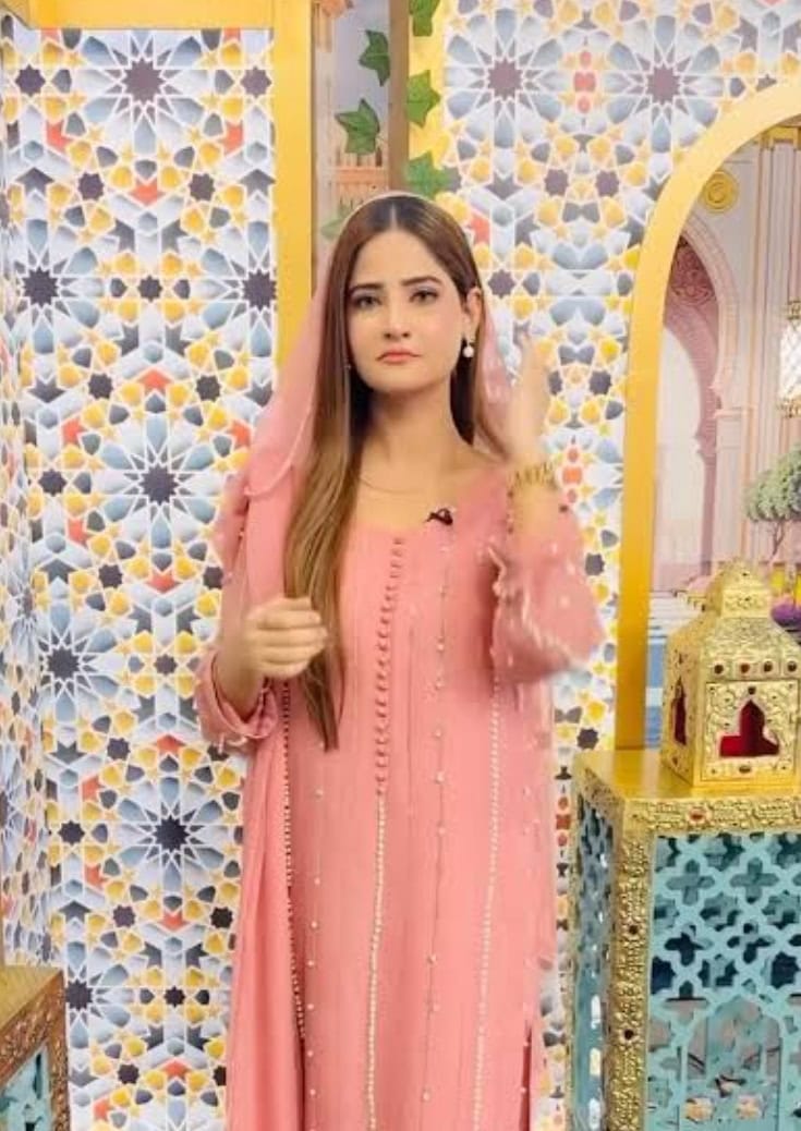 TV Actor & Host Arsala Siddiqui Predicts Pakiatanis Will Not Marry After 2030 TV Actor & Host Arsala Siddiqui Predicts Pakiatanis Will Not Marry After 2030