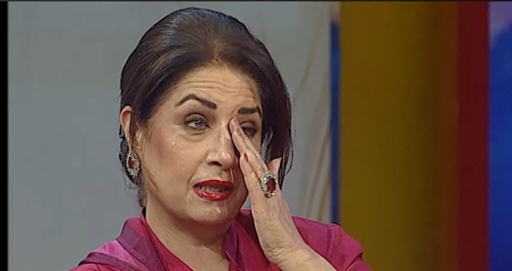 Atiqa Odho Cries Remembering Someone Closer To Her Atiqa Odho Cries Remembering Someone Closer To Her