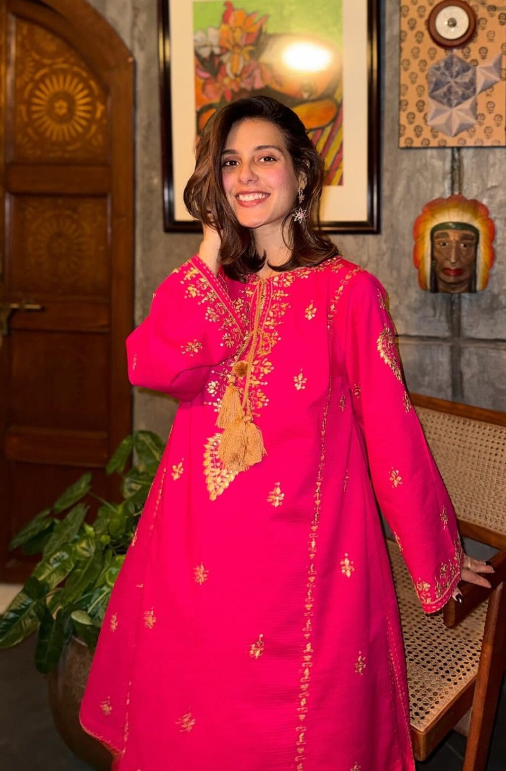 Pakistani Netflix Series Jo Bachay Hain Sang Samait Lo Release Announcement Pakistani Netflix Series Jo Bachay Hain Sang Samait Lo Release Announcement