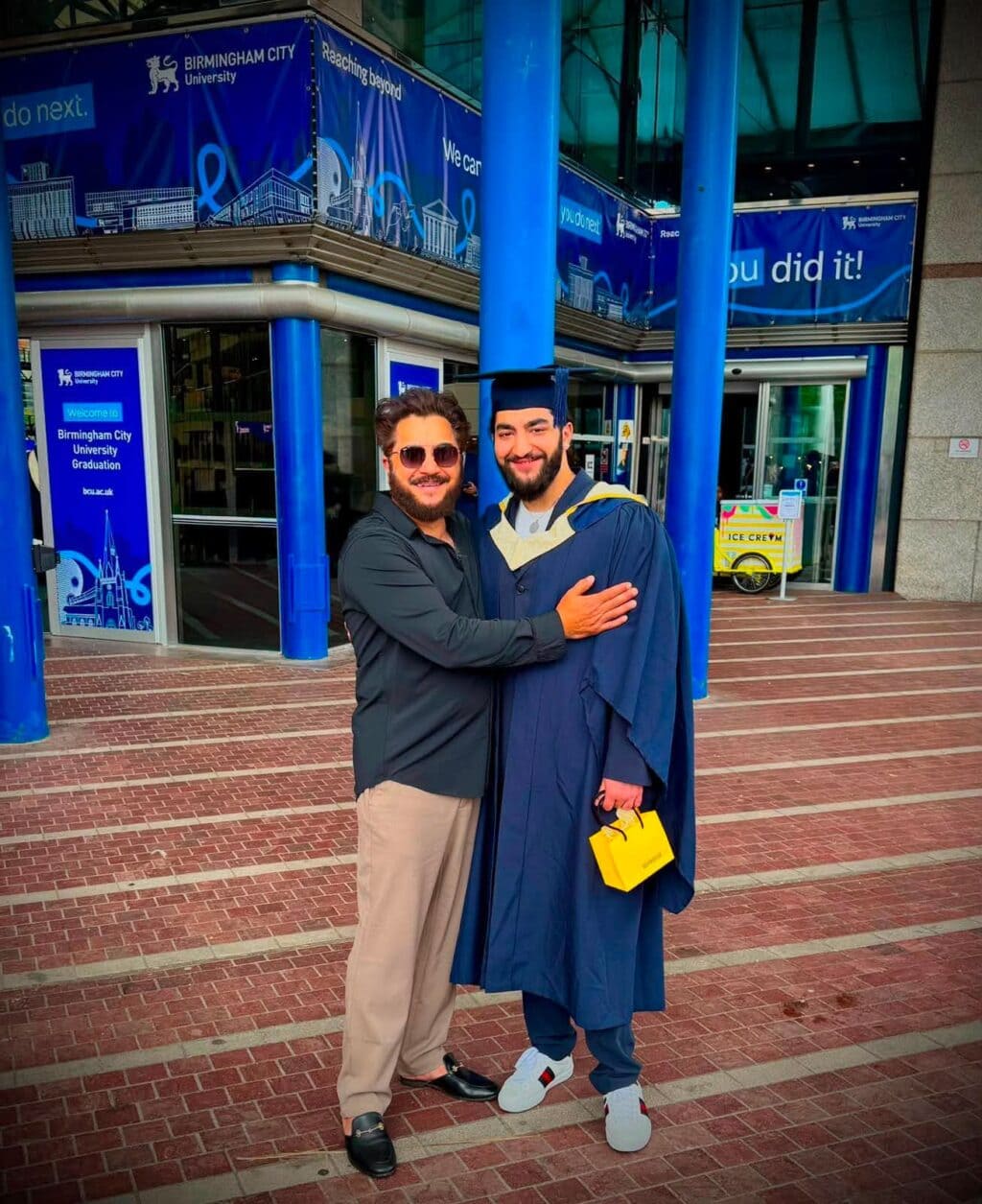 Kashif Mehmood’s Heartwarming Note For Son on His Graduation