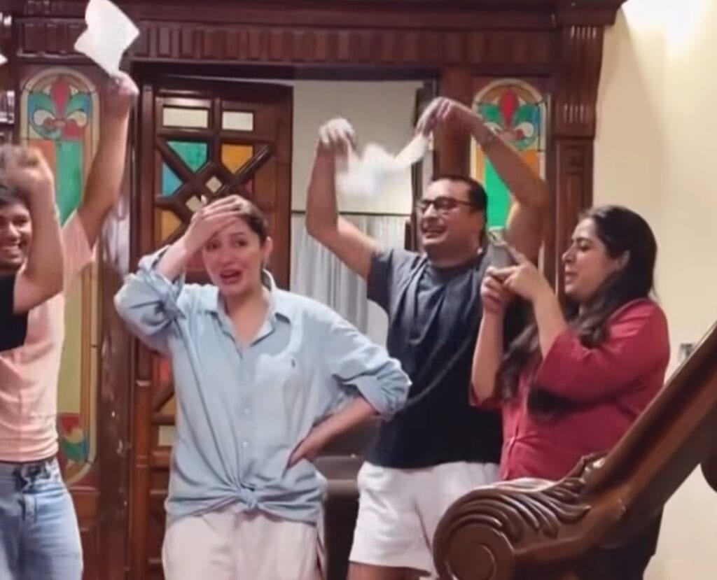 Mahira Khan's Emotional Video from Mitti De Baway Set Mahira Khan’s Emotional Video from Mitti De Baway Set