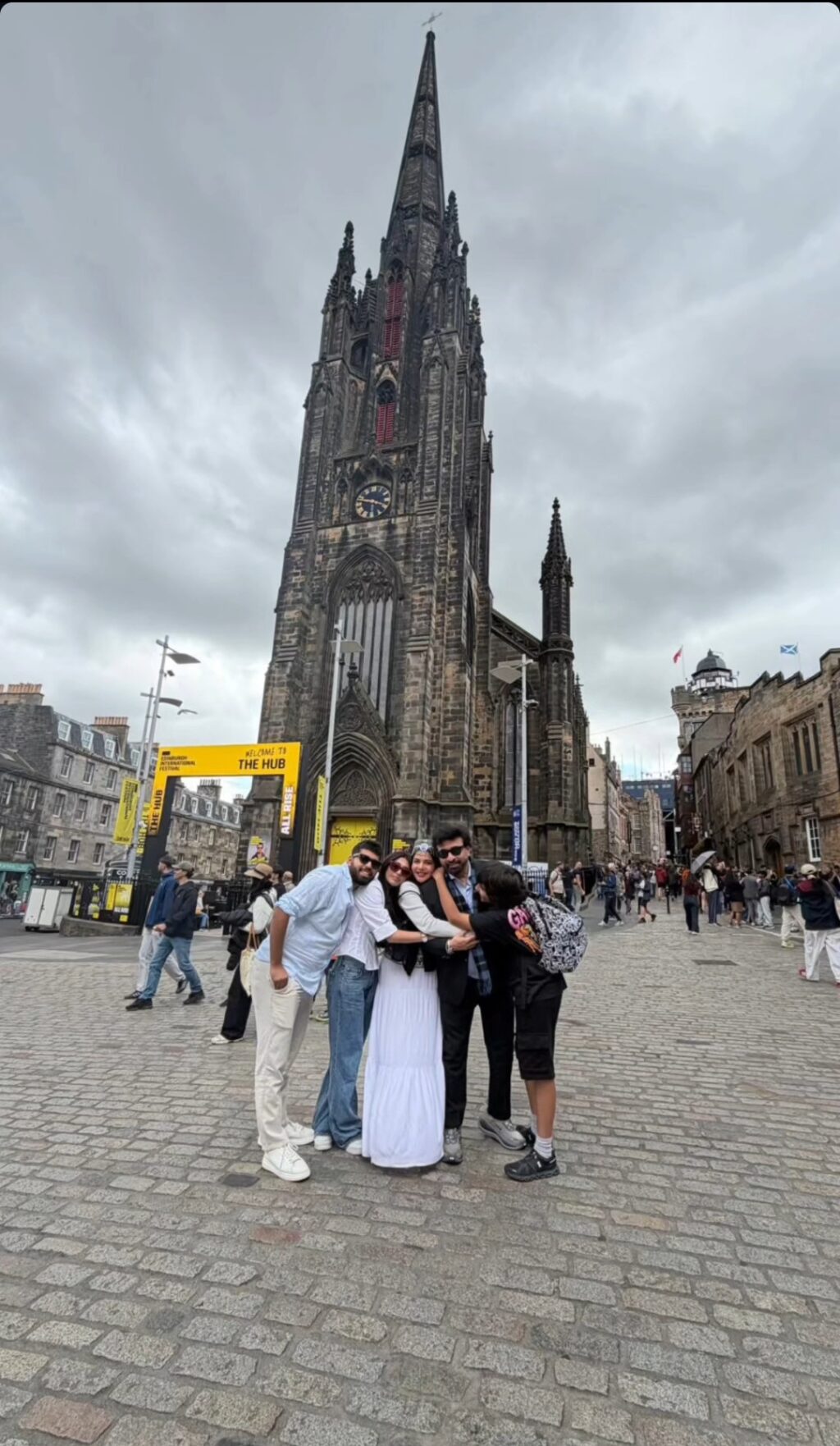 Nida Yasir & Family Pictures from Yasir Nawaz’s Birthday Celebration